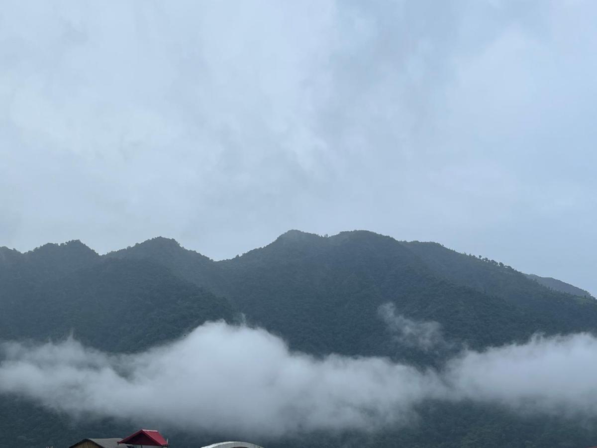 ホテルRishikesh Adiyogi エクステリア 写真
